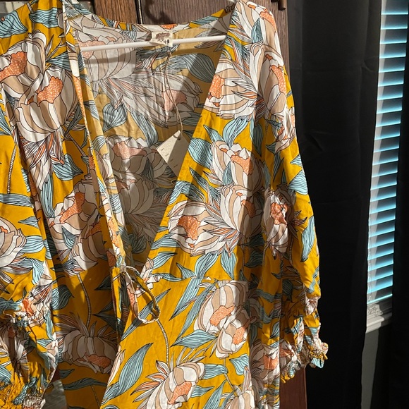 Floral yellow wrap dress - Picture 5 of 5